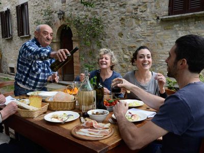 El libro que cuenta sobre los italianos y su amor por la comida