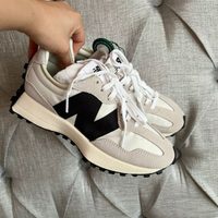 Atención, amantes de las zapatillas deportivas: mirá cómo combinarlas si querés elevar tus looks esta temporada