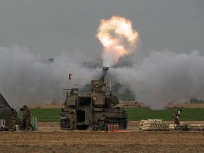 Intensos bombardeos israelíes en torno a una clínica de la UNRWA en Yabalia