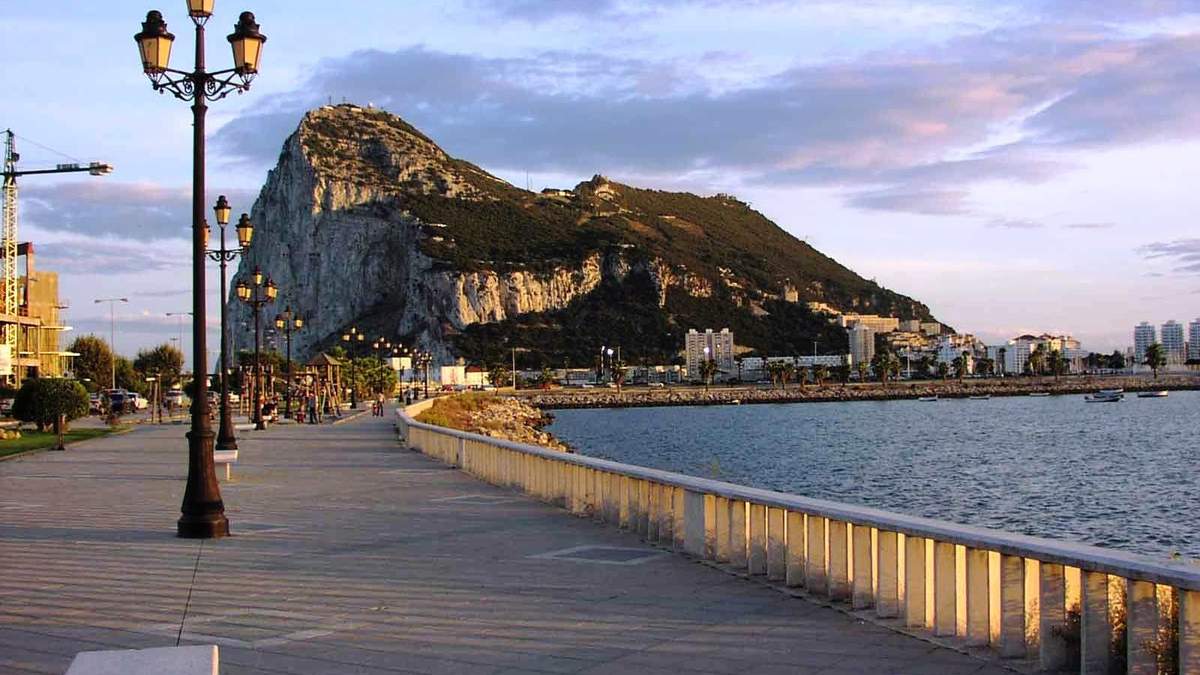 Historia, naturaleza y monos silvestres en Gibraltar. Fuente: (Instagram)