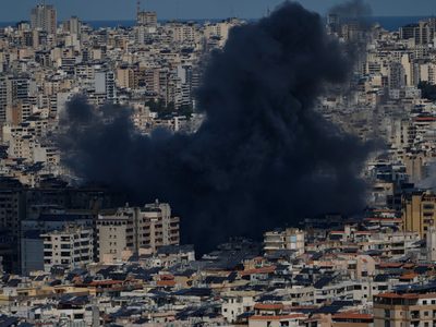 Irán ataca a Israel y países del Golfo mientras trata de aumentar la presión sobre EU