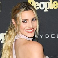 ¡Humillante! Lele Pons aparece en la pileta con su amiga y... ¡Mirá lo que le hace!