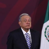 AMLO arremete contra rector de la UNAM por plagio de tesis de Yasmín Esquivel: "se lavó las manos"