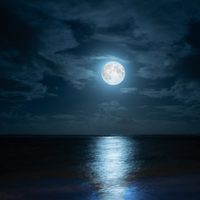 Cómo la fase de Luna llena ayudó a liberar al Ever Given del Canal de Suez