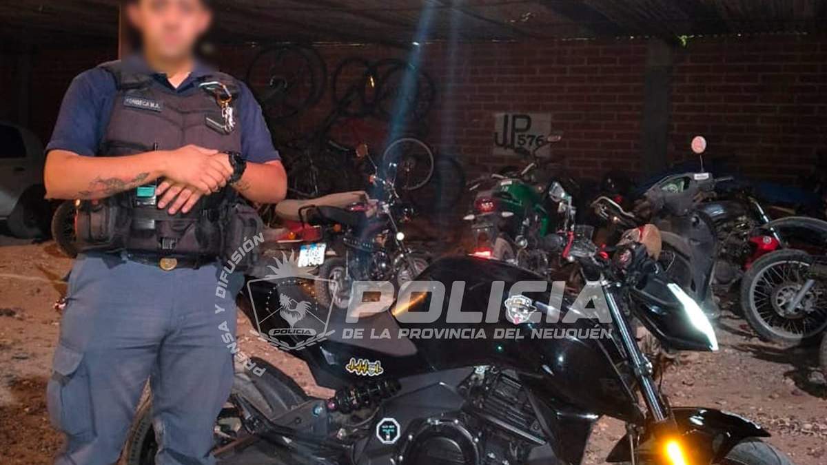 La moto estaba en poder de una pareja que terminó detenida. Fuente (Policía de Neuquén)