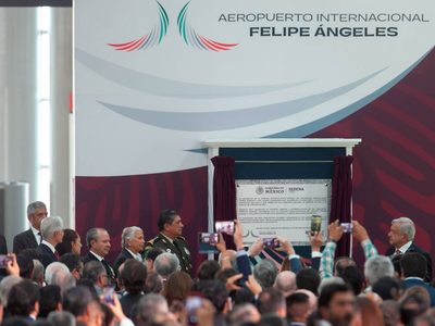 "¿Cuál es su enojo? Es irracional": López Obrador cuestiona a los detractores del AIFA
