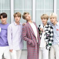 BTS ganó un premio por voto popular y grabó un agradecimiento para ARMY