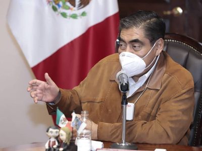 Miguel Barbosa llama a un "arreglo" para resolver el conflicto en la UDLAP