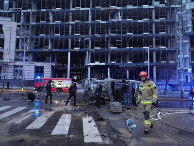 Ataque ruso deja 4 muertos en Kiev; drones ucranianos incendian instalaciones rusas