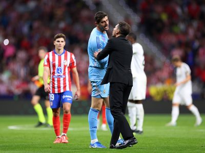 "No está bien": Diego Simeone fulminó a Curtois por los gestos que provocaron la suspensión del Clásico
