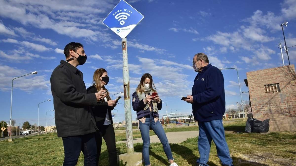 Los puntos se encuentran en plazas y edificios públicos. Fuente: (Twitter)