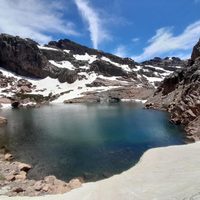 Aventura en la Cordillera del Viento: descubrí la mágica Laguna La Primavera