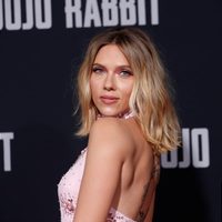 ¿¡Qué significa!? El deslumbrante tatuaje de Scarlett Johansson que causó furor en los premios SAG
