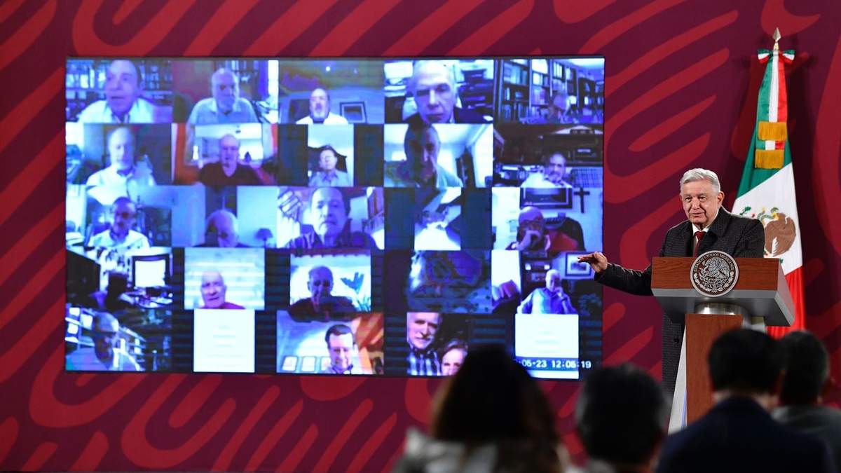 El presidente López Obrador reprodujo el video de Héctor Aguilar Camín de 2021