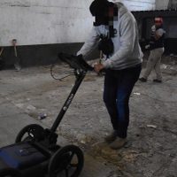 Hallan cuatro cuerpos en fosa ubicada en una bodega en Tlajomulco