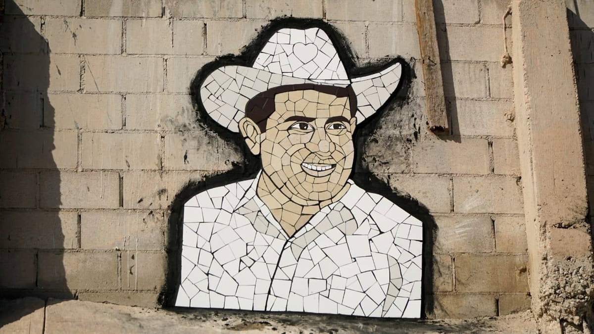 Mural dedicado a Carlos Manzo