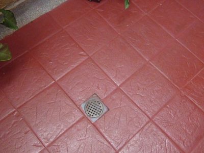 Si tenés un piso de cerámica roja y opaca, mirá este truco de la abuela para dejarlo reluciente y como nuevo