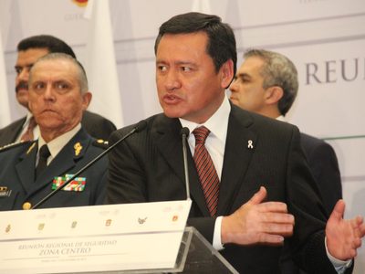 Osorio Chong, Omar Fayad y otros políticos de Hidalgo ofrecen su apoyo a Jesús Murillo Karam