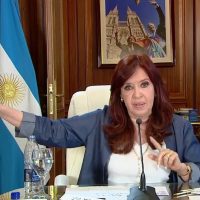 Nueva carta de CFK: “La Nación una vez más vuelve a amenazar con meter presa a Florencia, mi hija”