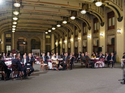 Empresarios y AMLO abordan inversiones en infraestructura para evitar una crisis de agua en Sinaloa