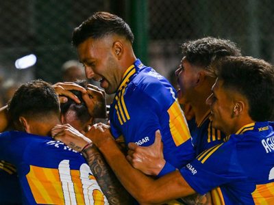 Sin jugar bien y con uno menos: agónico triunfo de Boca en el sur