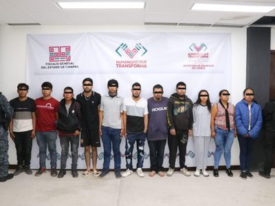 Detienen a 92 policías municipales en Comitán por nexos con grupos delincuenciales