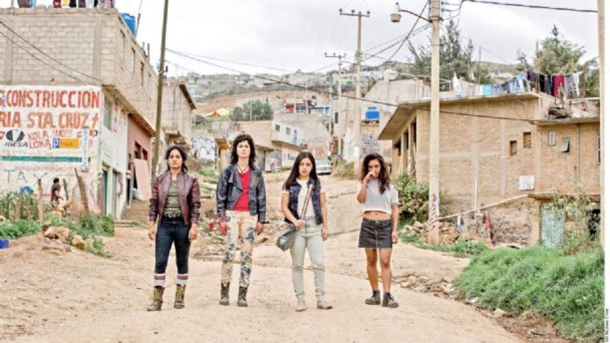 Las chavas banda de los 80 en "La diosa de asfalto"
