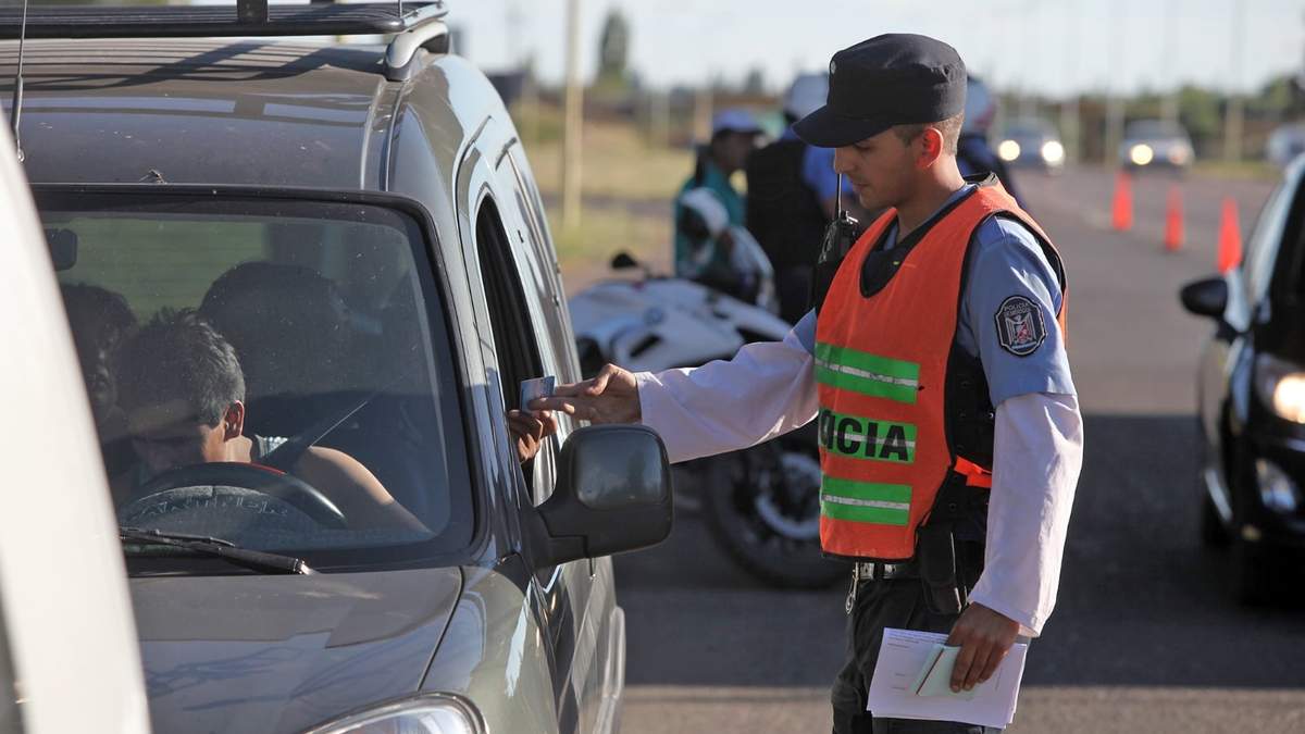 Controles policiales en diferentes lugares de la provincia. Fuente: (Facebook)
