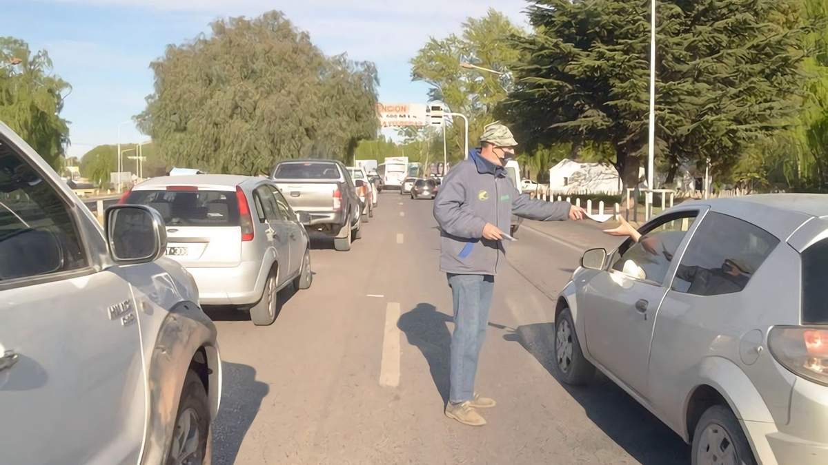Protesta de veteranos en los puentes carreteros. Fuente: (Twitter)