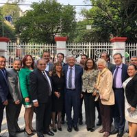 López Obrador recibe a elbistas en la casa de transición
