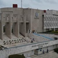 Un padre entrega a su hijo adolescente acusado del feminicidio de una menor de 13 años