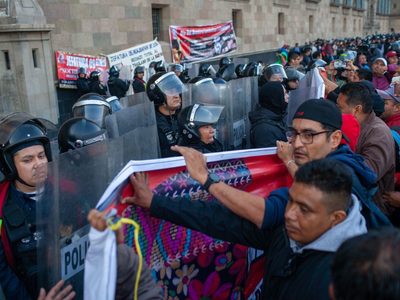 Maestros de la CNTE se reúnen con el secretario de Gobernación y titular de la SEP