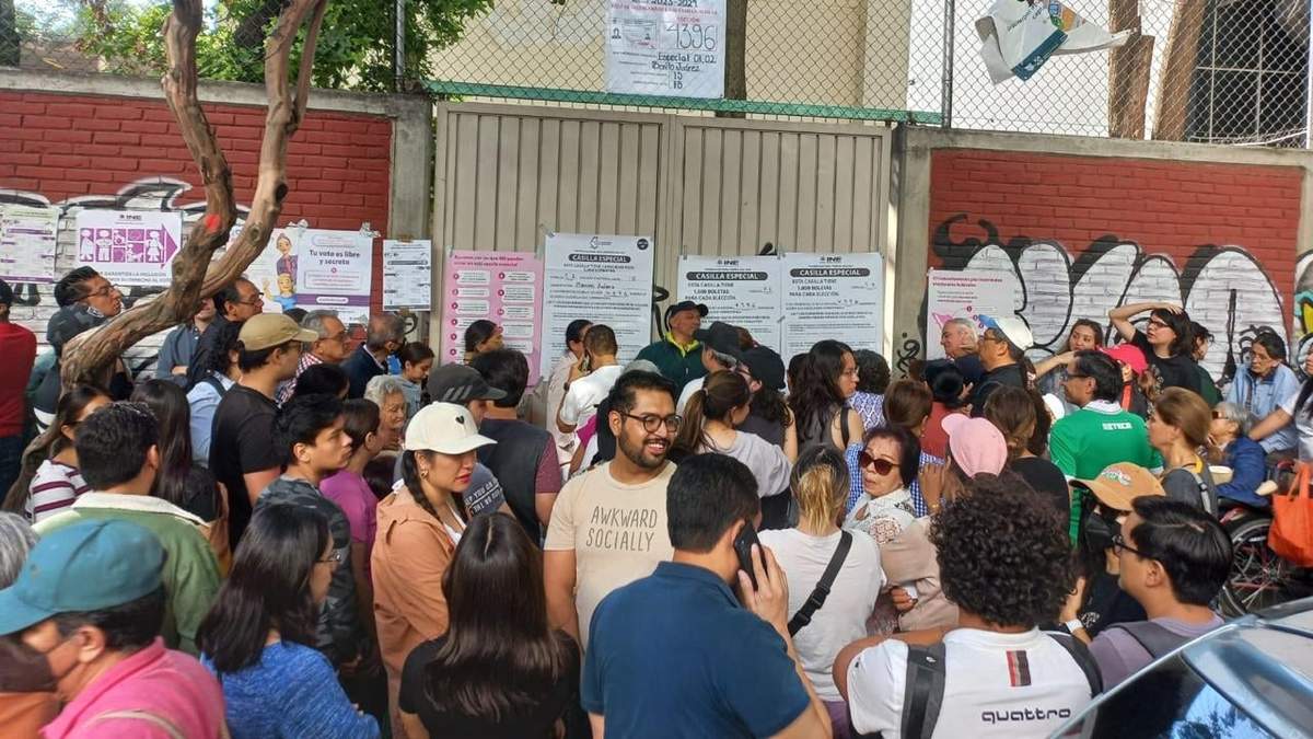 Las casillas abrieron con retraso de más de una hora