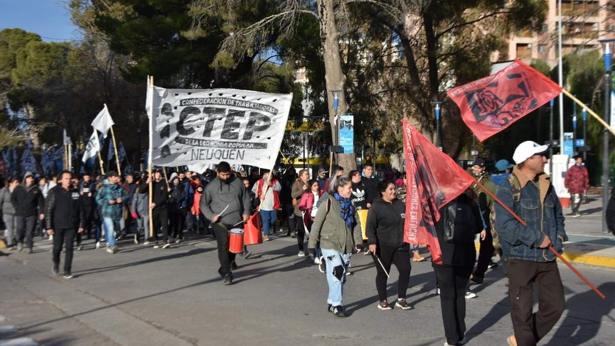 Denuncian problemas en el reparto de la garrafa social en los barrios. Fuente: (Javier Manzano)