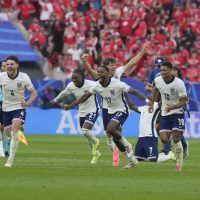 Inglaterra vence en penaltis a Suiza y avanza a semifinales de la Eurocopa