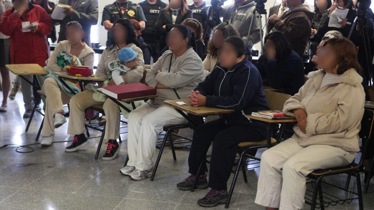 Al menos 500 infantes viven con sus madres en reclusorios, según Asilegal