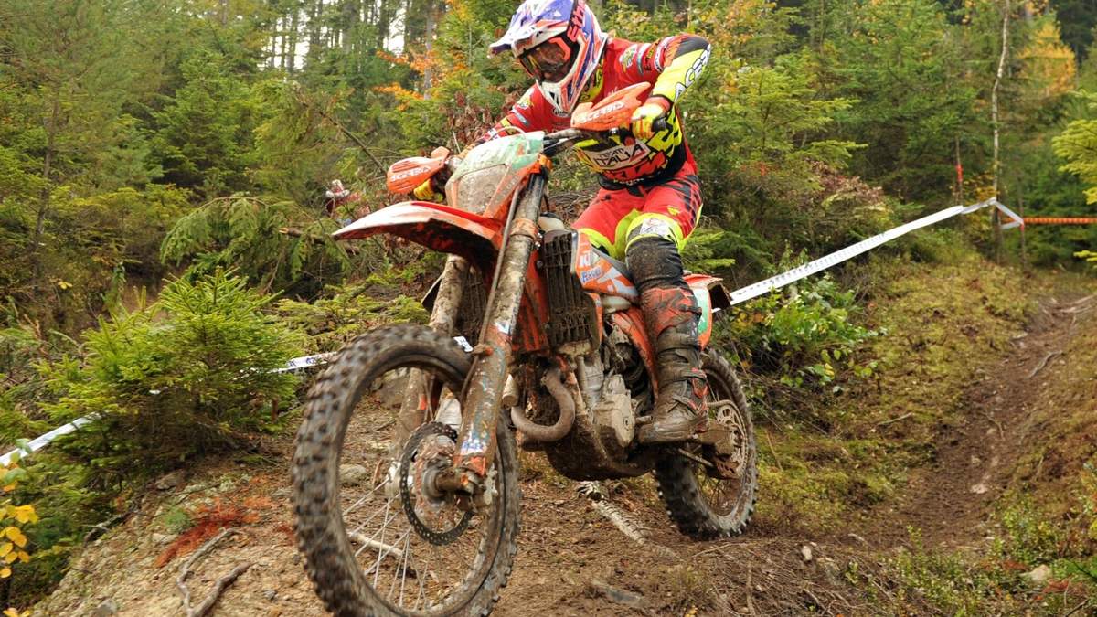 Plaza Huincul será la primera sede del Enduro patagónico. Fuente: (Twitter)