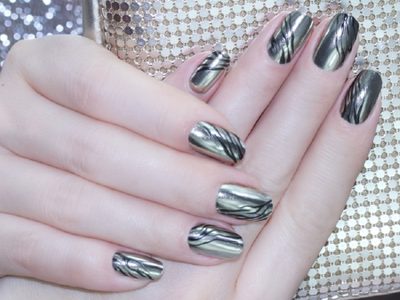 Nail art: los diseños de manicura furor en los 90 que prometen ser furor en la próxima temporada