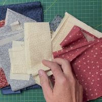 Transformá los retazos de tela y hojas sin usar en estas hermosas libretas para tener siempre en tu mochila