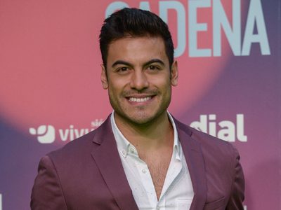 Carlos Rivera emocionó al público con el estreno de su videoclip solidario