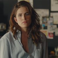'Todos queremos a alguien”: entre dos amores