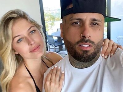 Cydney Moreau no alcanzó a cubrirse y... ¡Nicky Jam dejó en evidencia a su novia con esta foto!