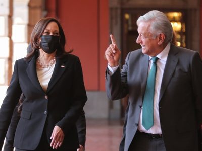 Critican a AMLO por nombrar 'Kabala' a Kamala Harris, vicepresidenta de EU