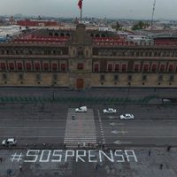 Periodistas protestan frente a Palacio Nacional por agresiones (Videos)