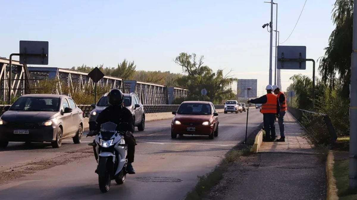 Unos 70 mil vehículos ingresan a la ciudad en menos de dos horas durante las mañanas. Fuente: (Facebook)