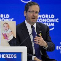 Davos: Presidente israelí dice que relación con Arabia Saudita es clave para terminar guerra en Gaza