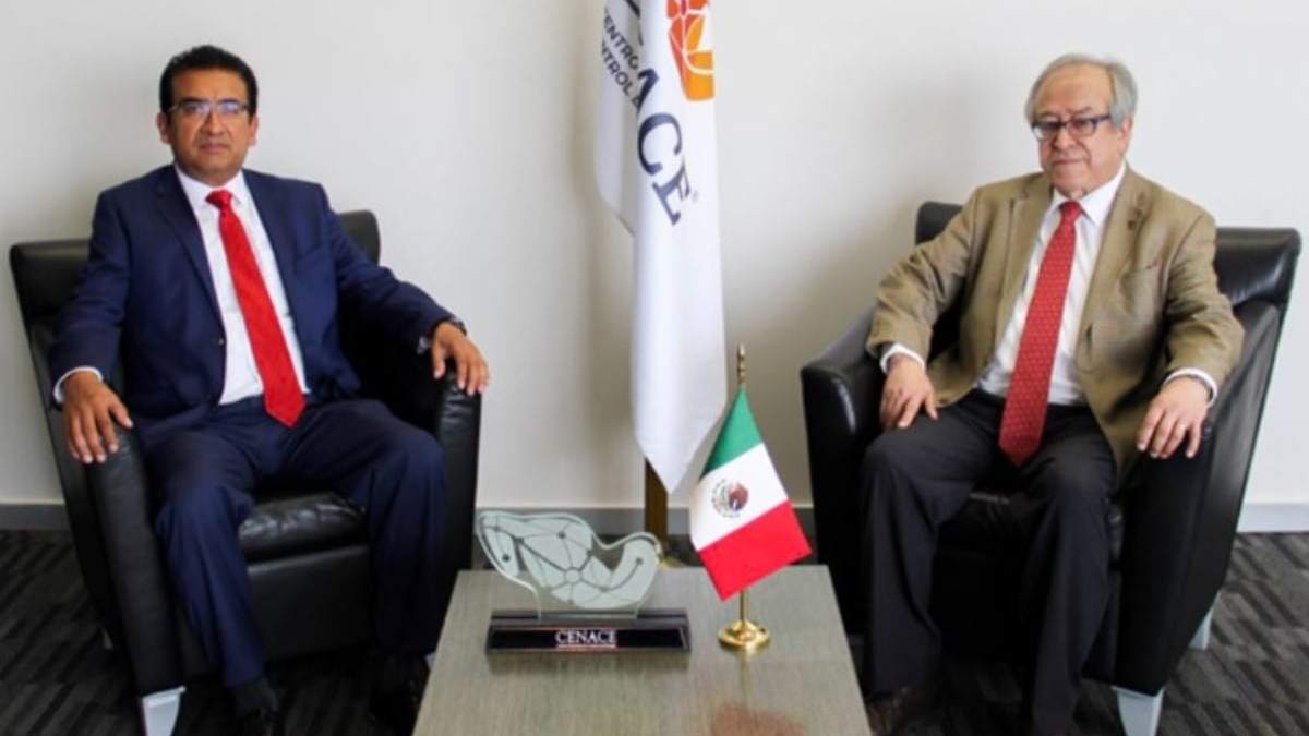 Ricardo Octavio Mota Palomino (der.), nuevo director del Cenace