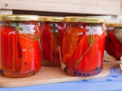 Morrones en conserva: facilísimos de hacer en casa para picotear con tostadas o en la próxima picada