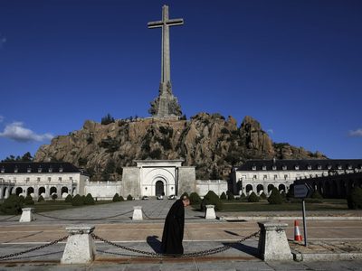 España saca de mausoleo al líder fascista José Antonio Primo de Rivera