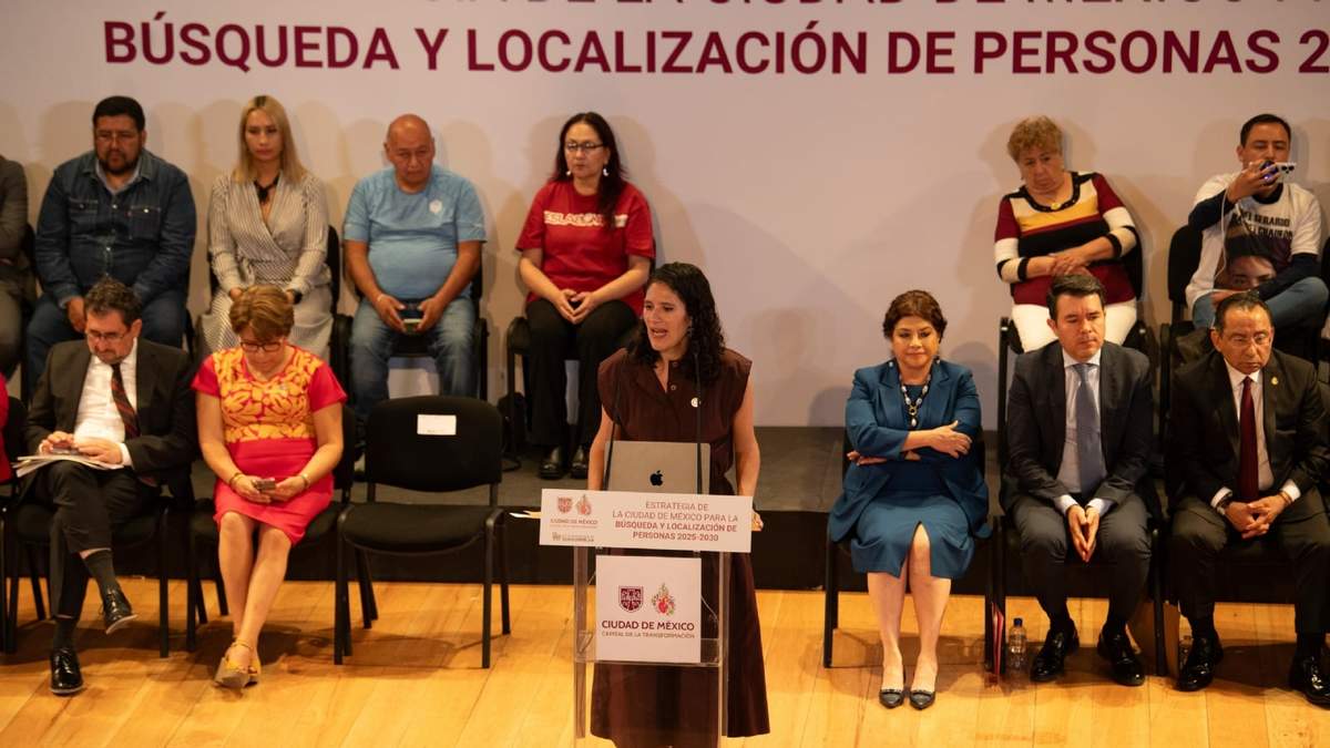 La fiscal de la CDMX, Bertha Alcalde, durante la presentación de la Estrategia de búsqueda y localización de personas